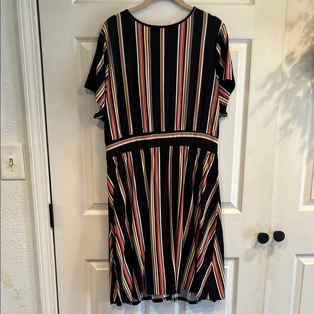 Derek Heart Black and Tan Fit and Flare Midi Dress - Picture 6 of 6